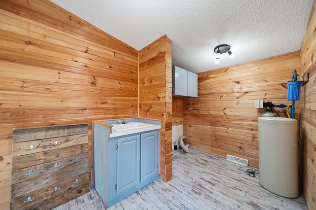 120 Kathy Lane, Brooklyn, MI 49230