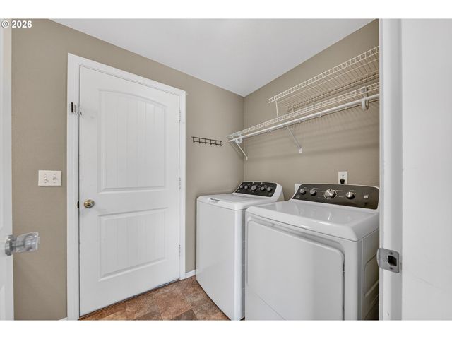 209 Ne ROSE RIDGE Dr, Winston, OR 97496