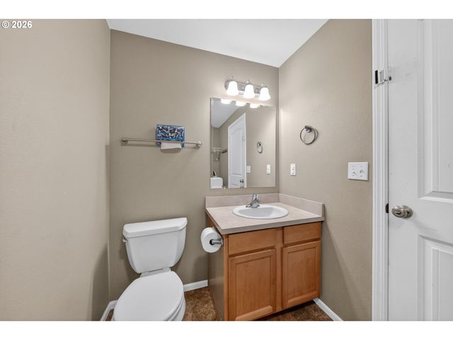 209 Ne ROSE RIDGE Dr, Winston, OR 97496