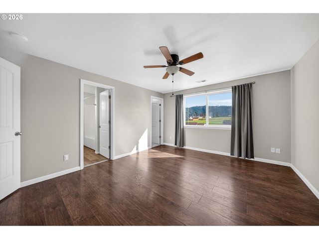 209 Ne ROSE RIDGE Dr, Winston, OR 97496