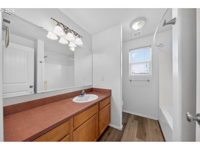 209 Ne ROSE RIDGE Dr, Winston, OR 97496