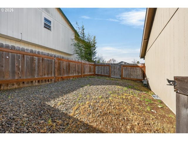 209 Ne ROSE RIDGE Dr, Winston, OR 97496