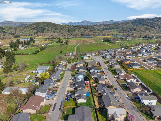 209 Ne ROSE RIDGE Dr, Winston, OR 97496