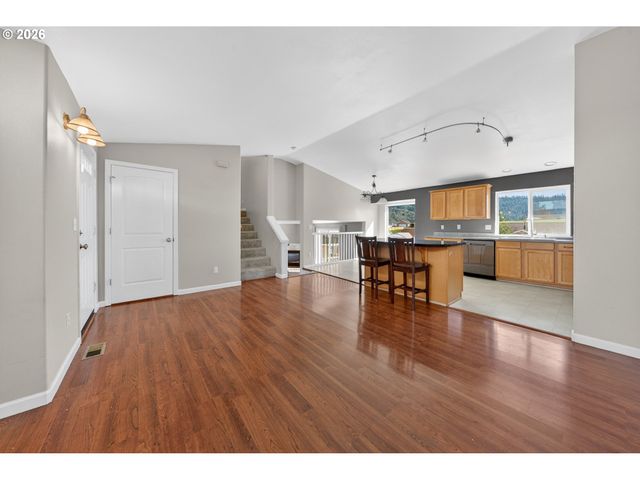 209 Ne ROSE RIDGE Dr, Winston, OR 97496