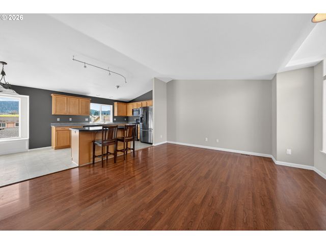 209 Ne ROSE RIDGE Dr, Winston, OR 97496