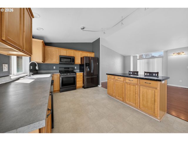 209 Ne ROSE RIDGE Dr, Winston, OR 97496