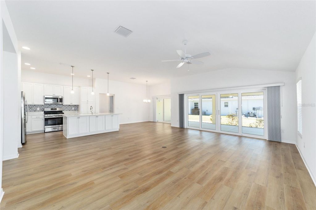 Image 12 of property listing at 1706 COLLEEN COURT, The Villages, FL 34762