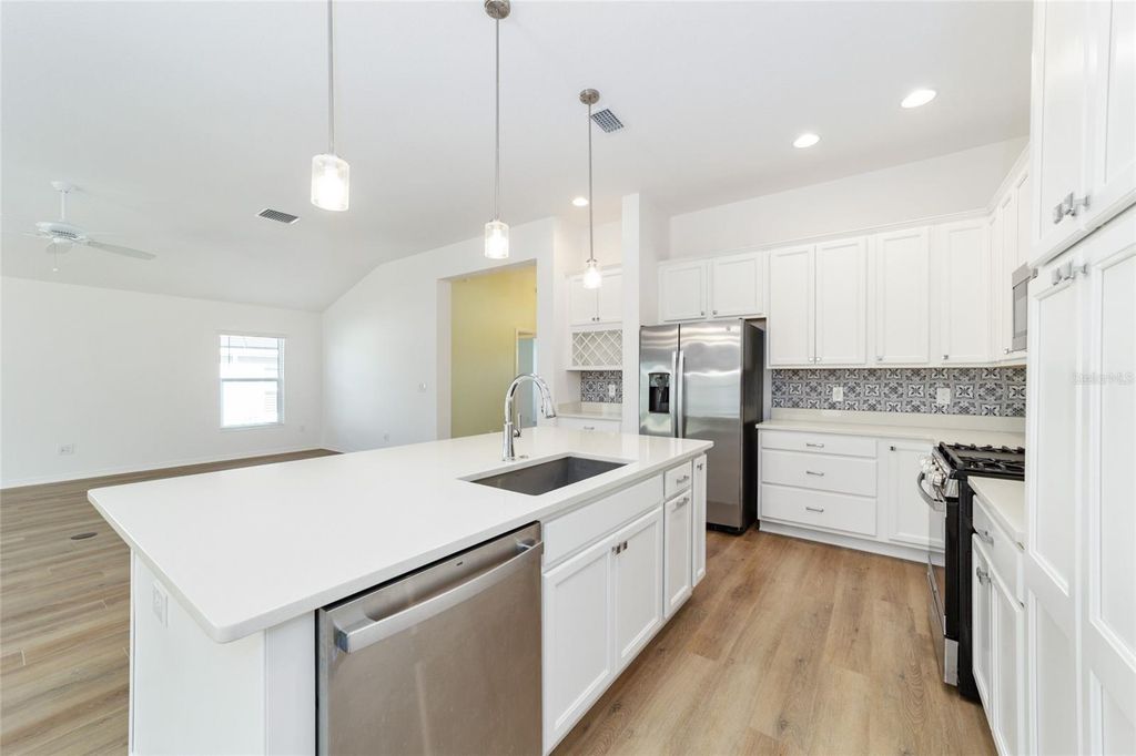 Image 20 of property listing at 1706 COLLEEN COURT, The Villages, FL 34762