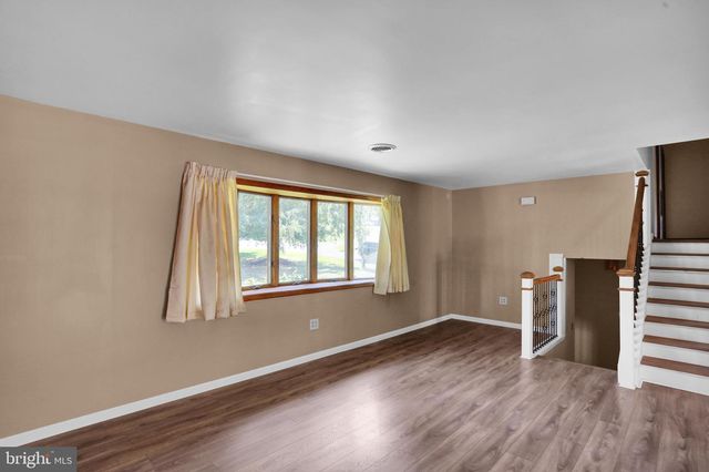 88 CONRAD RD, Fleetwood, PA 19522