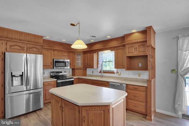 88 CONRAD RD, Fleetwood, PA 19522