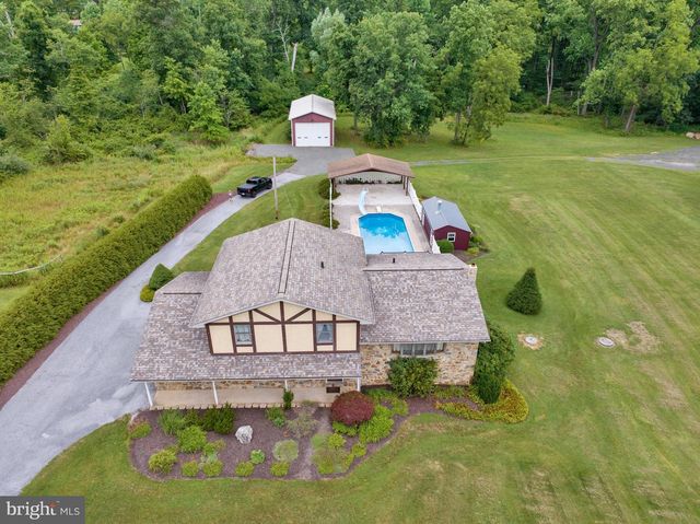 88 CONRAD RD, Fleetwood, PA 19522