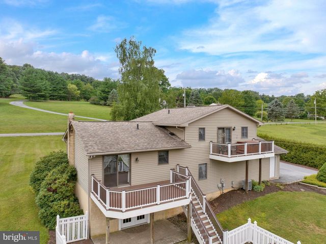 88 CONRAD RD, Fleetwood, PA 19522
