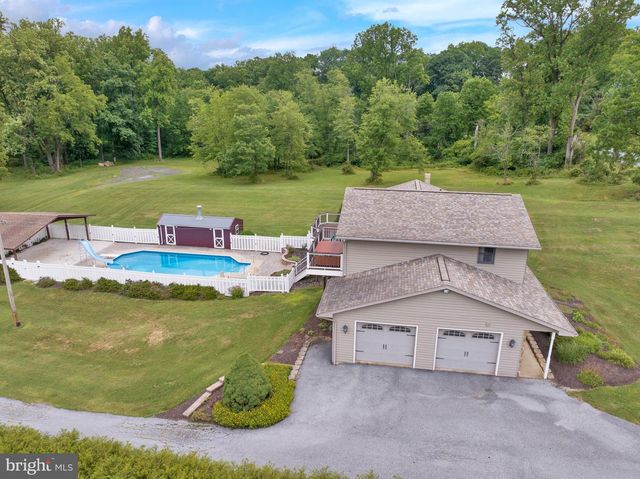 88 CONRAD RD, Fleetwood, PA 19522
