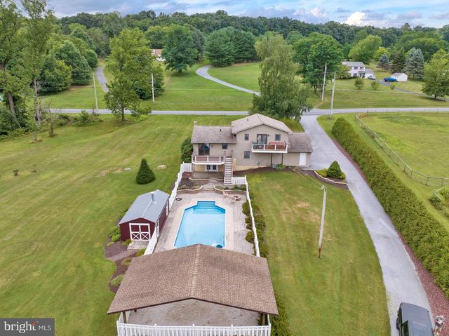 88 CONRAD RD, Fleetwood, PA 19522