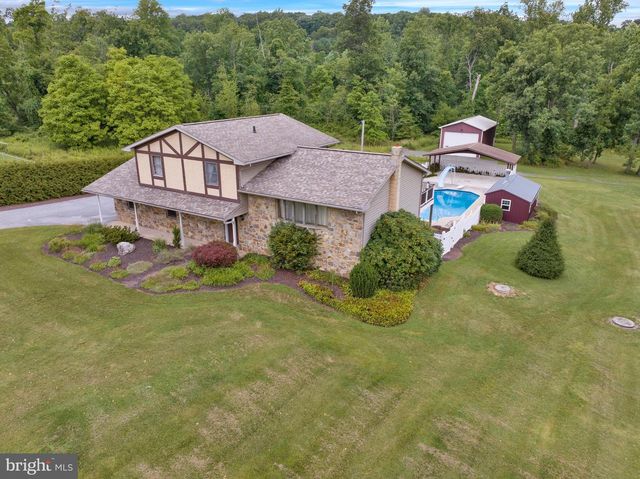 88 CONRAD RD, Fleetwood, PA 19522