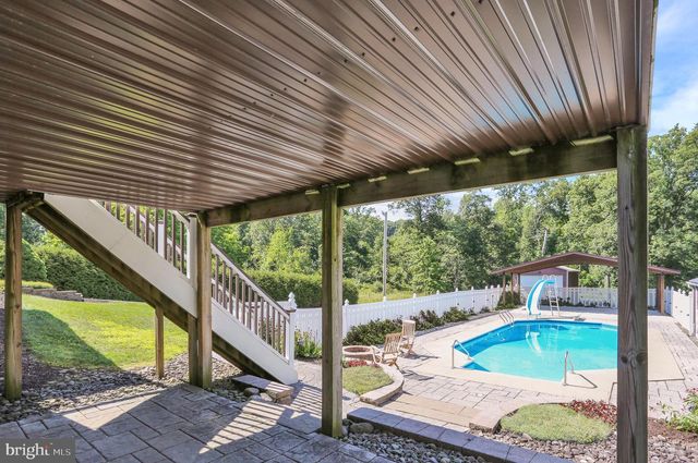 88 CONRAD RD, Fleetwood, PA 19522