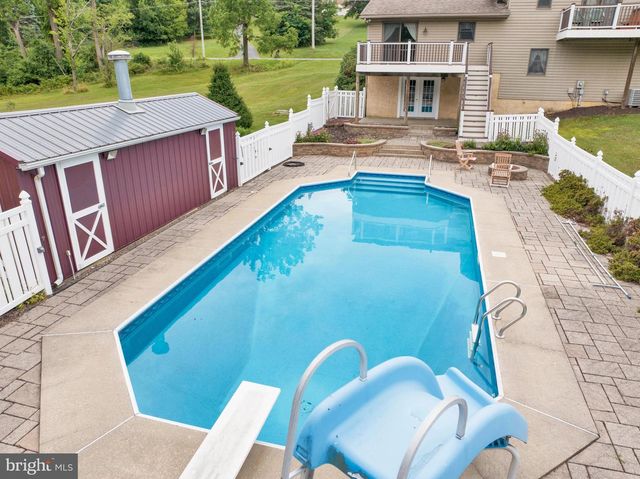 88 CONRAD RD, Fleetwood, PA 19522
