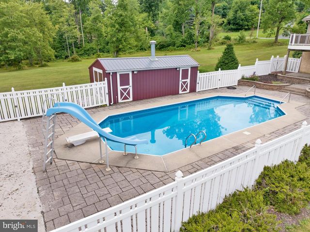 88 CONRAD RD, Fleetwood, PA 19522