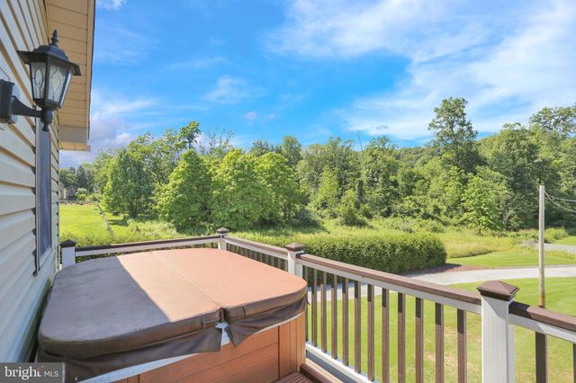 88 CONRAD RD, Fleetwood, PA 19522
