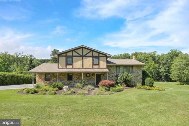 88 CONRAD RD, Fleetwood, PA 19522