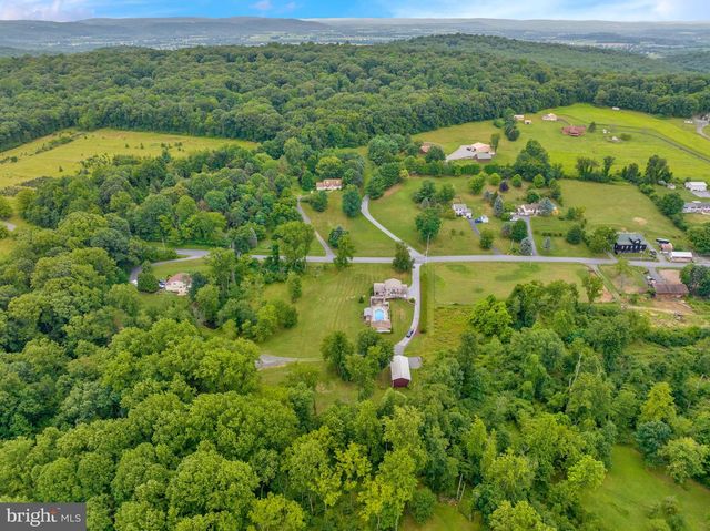 88 CONRAD RD, Fleetwood, PA 19522