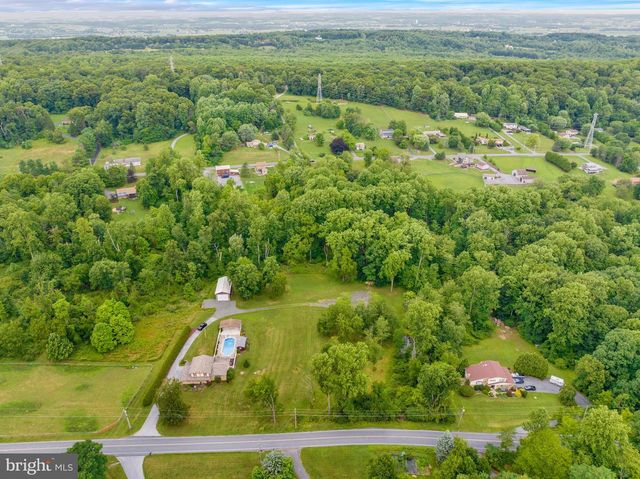88 CONRAD RD, Fleetwood, PA 19522