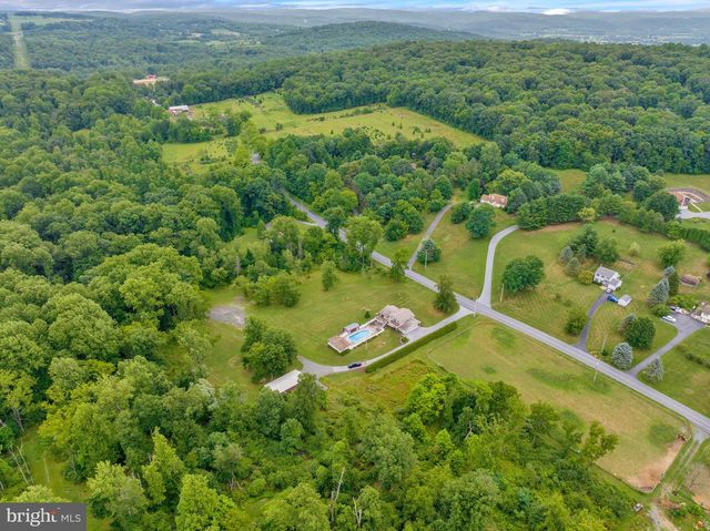 88 CONRAD RD, Fleetwood, PA 19522