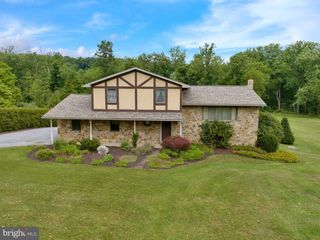 88 CONRAD RD, Fleetwood, PA 19522