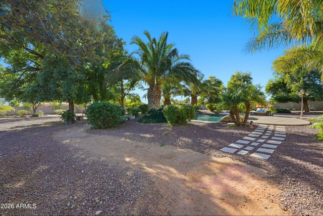 22721 W MARK Lane, Wittmann, AZ 85361