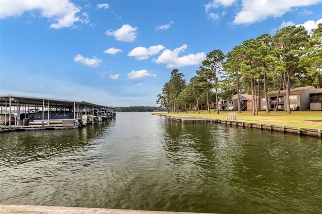 13860 Ventura Road, Willis, TX 77318