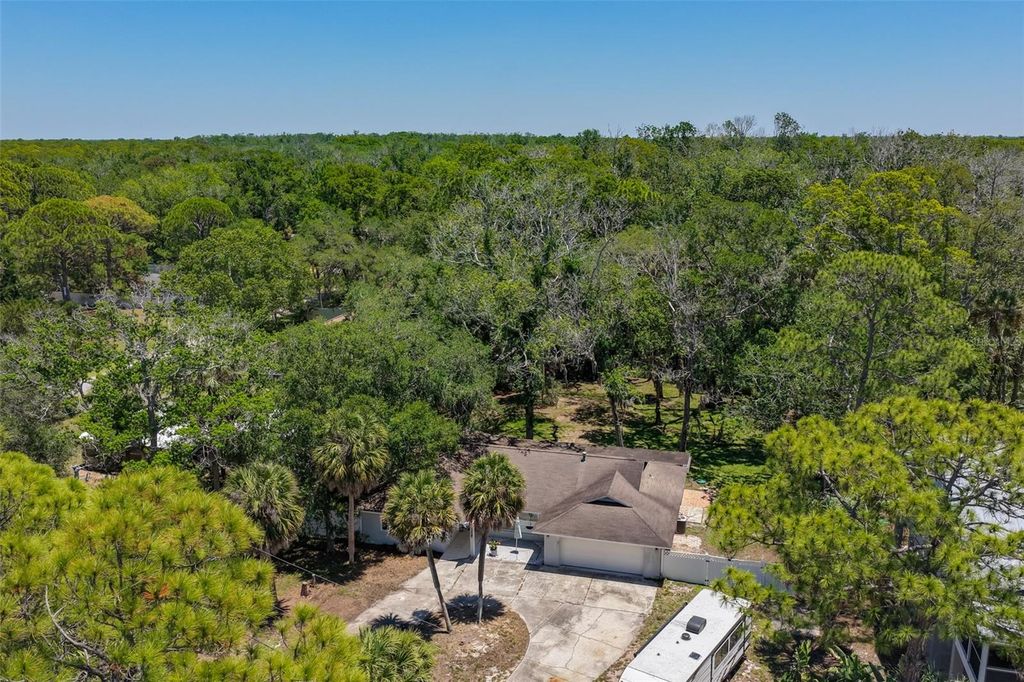Image 4 of property listing at 1578 INDIAN BAY ROAD, Spring Hill, FL 34607