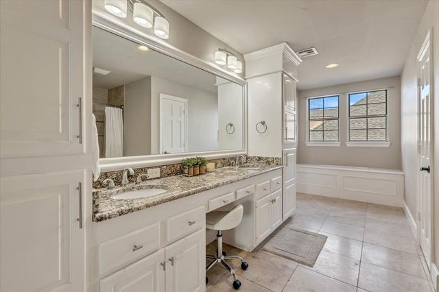 706 Aberdeen Road Road, Edmond, OK 73025