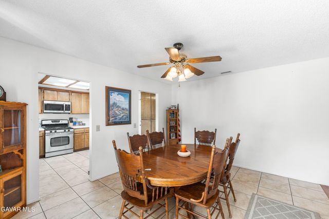 16435 Stagecoach Avenue, Lake Los Angeles, CA 93591