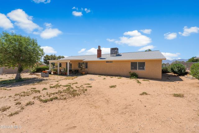 16435 Stagecoach Avenue, Lake Los Angeles, CA 93591