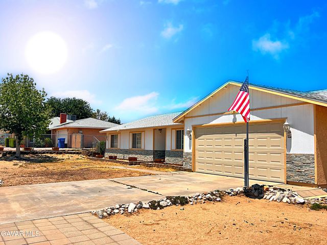 16435 Stagecoach Avenue, Lake Los Angeles, CA 93591