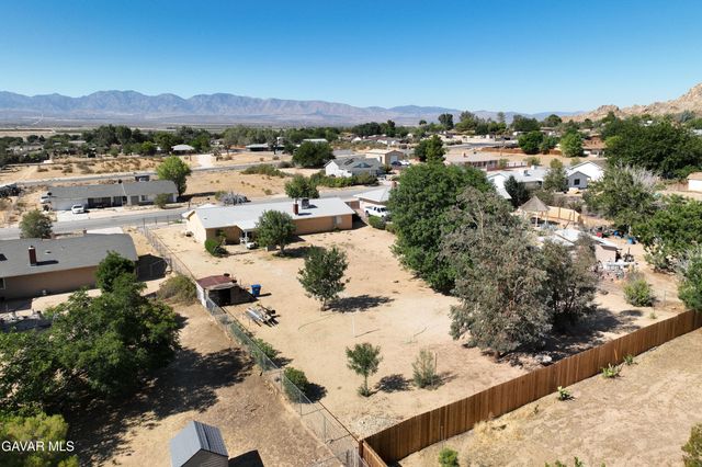 16435 Stagecoach Avenue, Lake Los Angeles, CA 93591