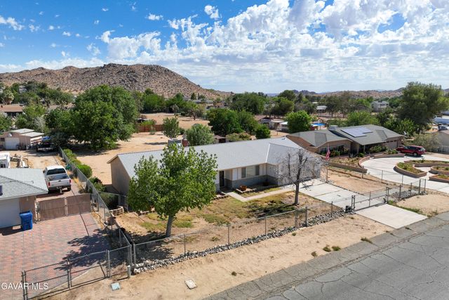 16435 Stagecoach Avenue, Lake Los Angeles, CA 93591