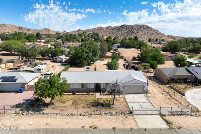 16435 Stagecoach Avenue, Lake Los Angeles, CA 93591