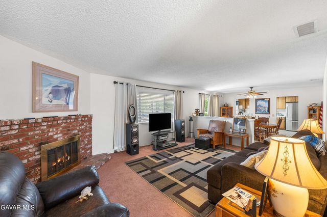 16435 Stagecoach Avenue, Lake Los Angeles, CA 93591