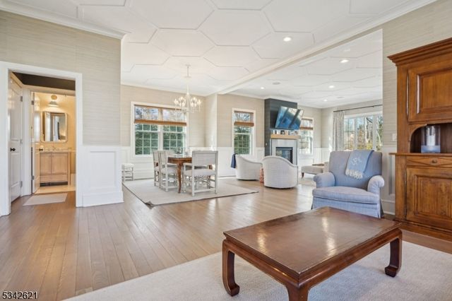 29 Weston Ave, Chatham Boro, NJ 07928