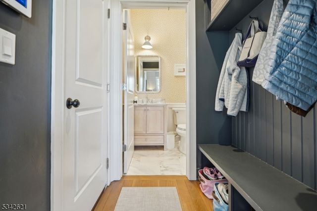 29 Weston Ave, Chatham Boro, NJ 07928