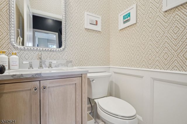 29 Weston Ave, Chatham Boro, NJ 07928