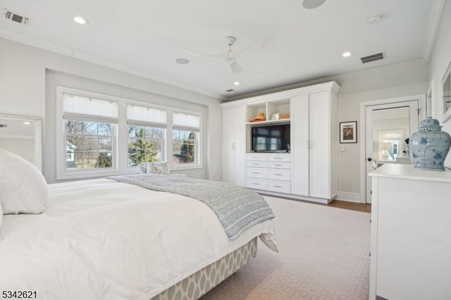 29 Weston Ave, Chatham Boro, NJ 07928