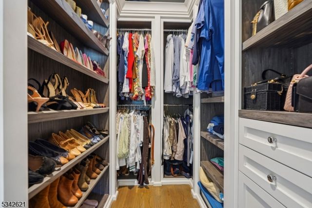 29 Weston Ave, Chatham Boro, NJ 07928