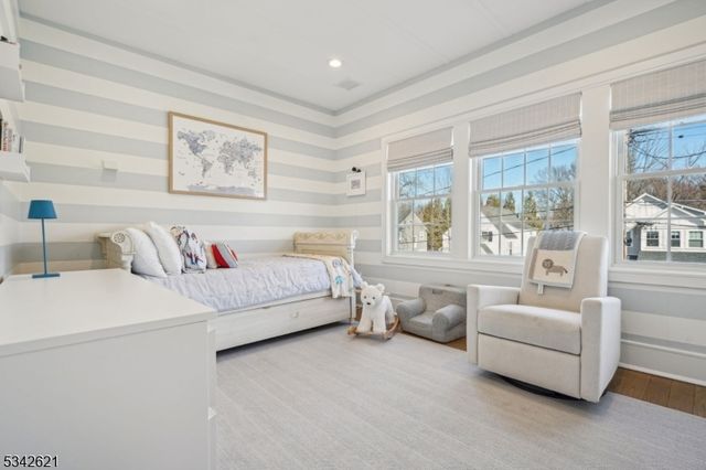 29 Weston Ave, Chatham Boro, NJ 07928