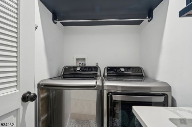 29 Weston Ave, Chatham Boro, NJ 07928