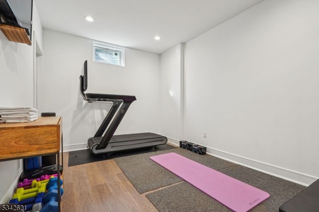 29 Weston Ave, Chatham Boro, NJ 07928