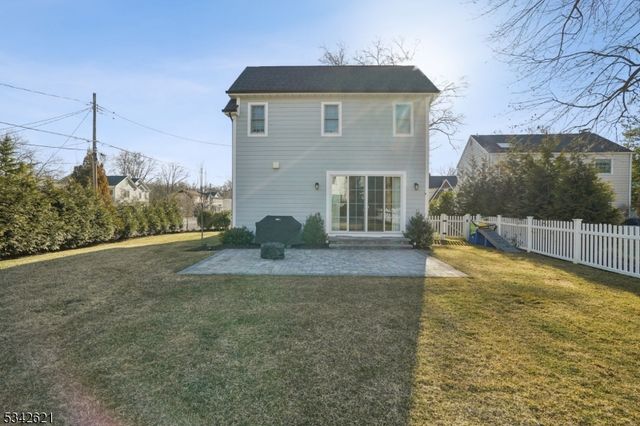 29 Weston Ave, Chatham Boro, NJ 07928