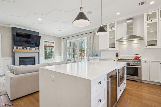 29 Weston Ave, Chatham Boro, NJ 07928