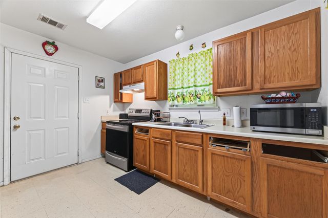 6010 Woodview Drive, Houston, TX 77396
